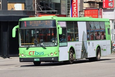 台中1路公車7月1日起將調整路線並增加班次。(記者高先鋒攝)